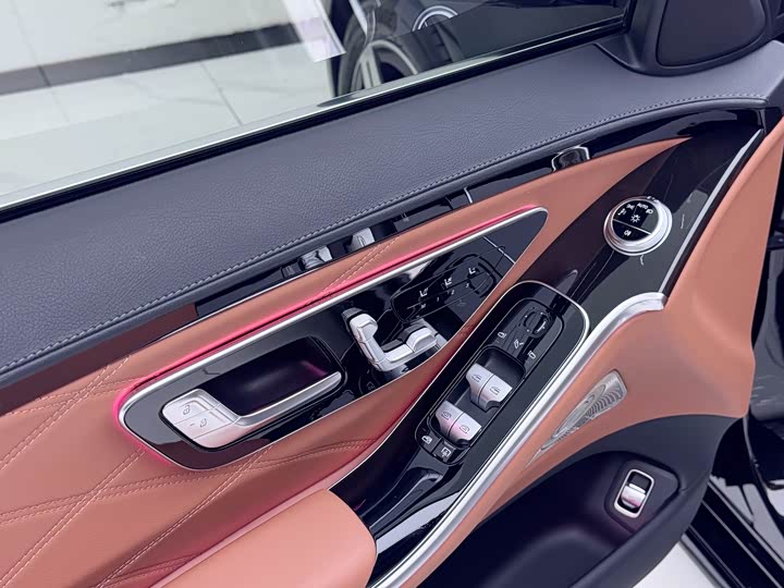 Фото 8 - Mercedes-Benz Maybach S-Class