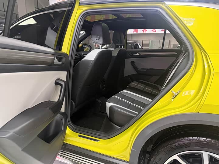Фото 6 - Volkswagen T-Roc
