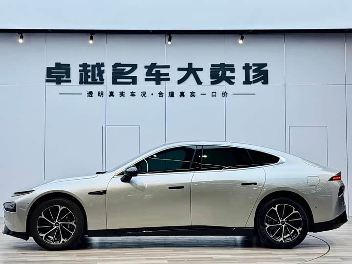 Фото 3 - XPeng P7