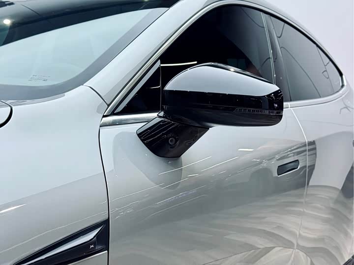 Фото 7 - XPeng P7