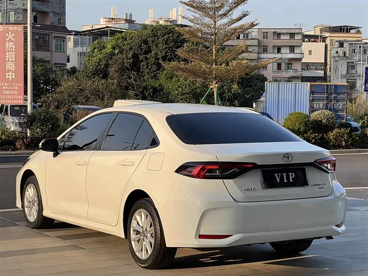 Фото 6 - Toyota Corolla