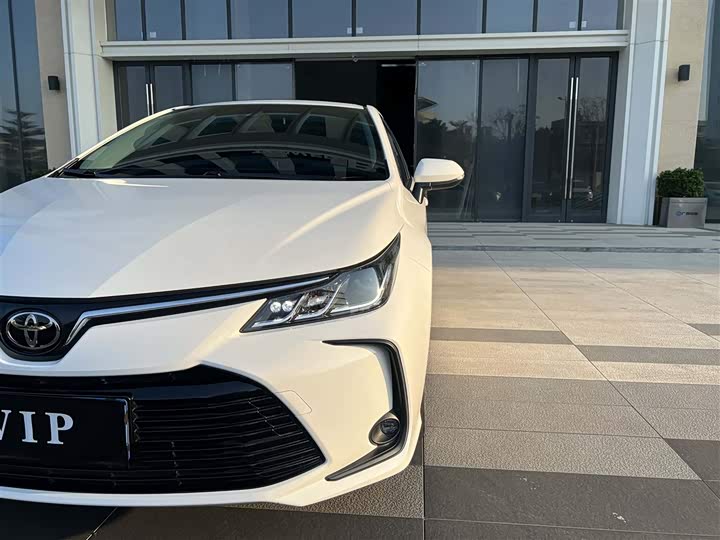 Фото 9 - Toyota Corolla