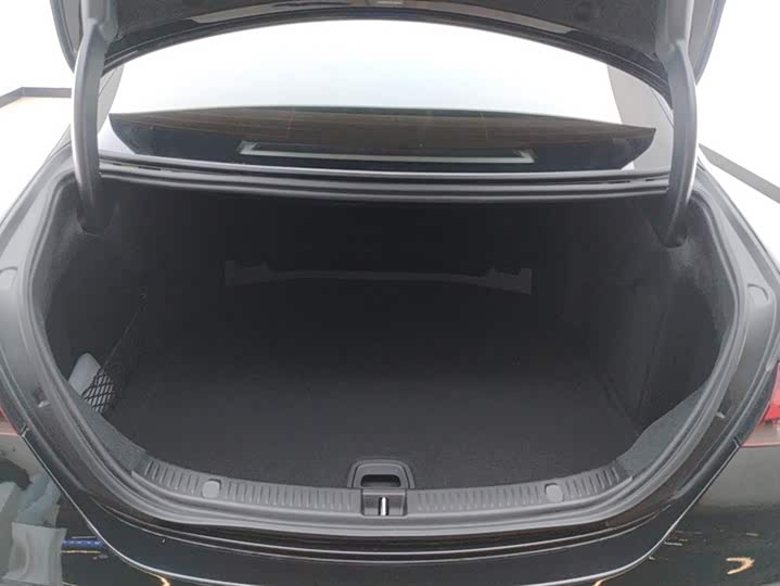 Фото 4 - Mercedes-Benz E-Class