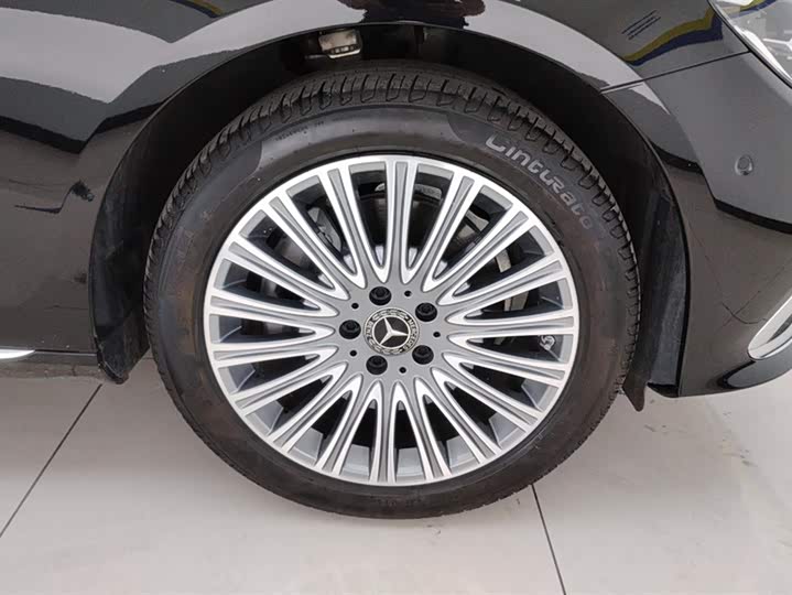 Фото 6 - Mercedes-Benz E-Class