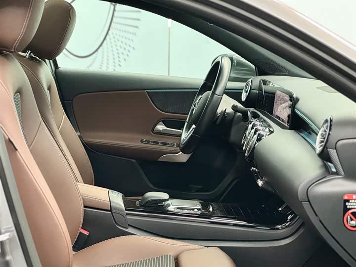 Фото 8 - Mercedes-Benz A-Class