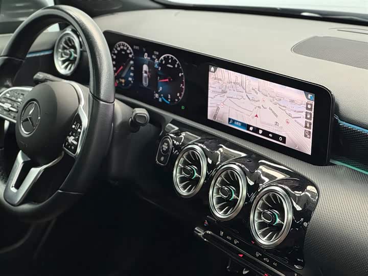 Фото 9 - Mercedes-Benz A-Class