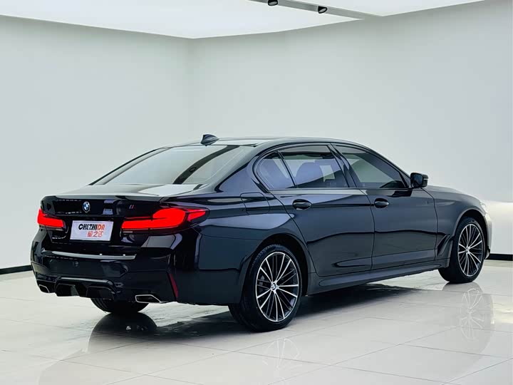 Фото 9 - BMW 5 Series