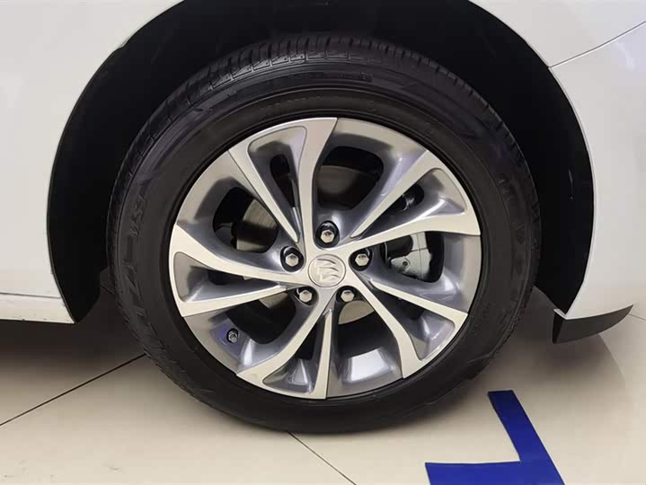 Фото 6 - Buick Verano