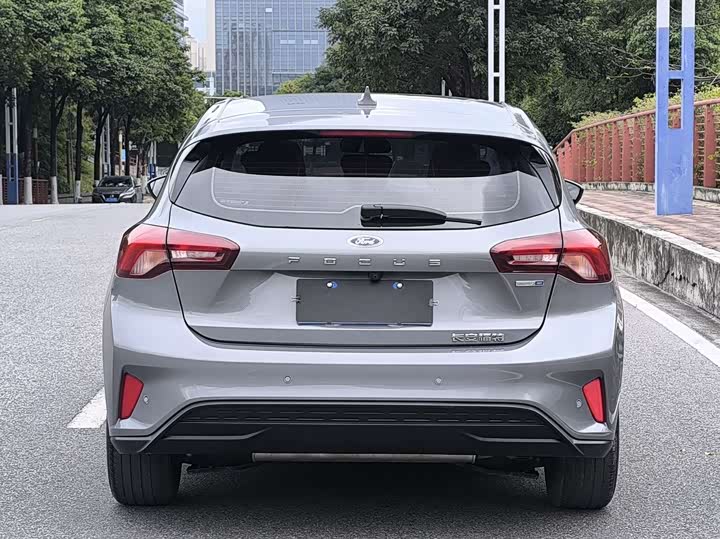 Фото 5 - Ford Focus