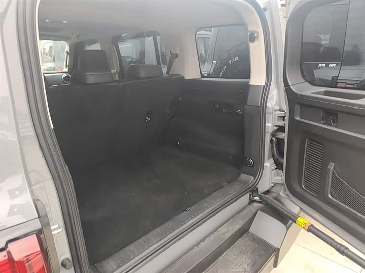 Фото 9 - Tank 300