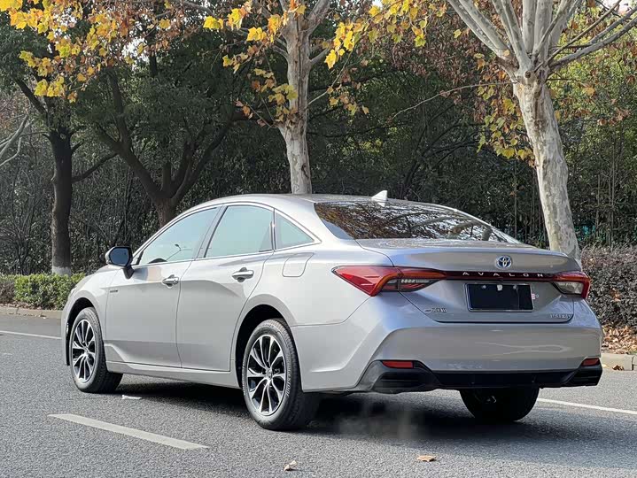 Фото 5 - Toyota Avalon