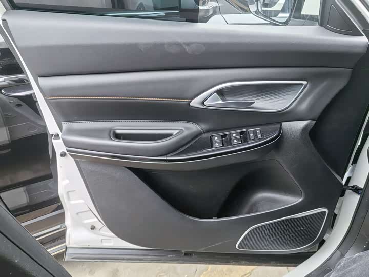 Фото 8 - Changan X7 Plus