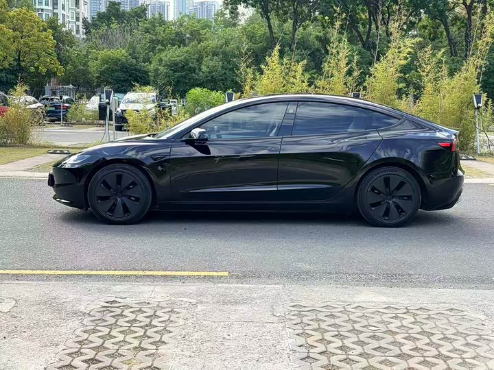 Фото 7 - Tesla Model 3