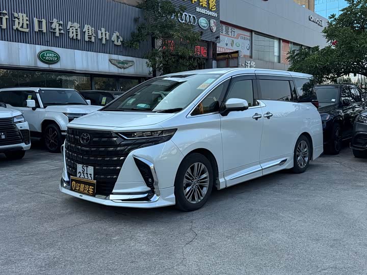 Фото 1 - Toyota Alphard