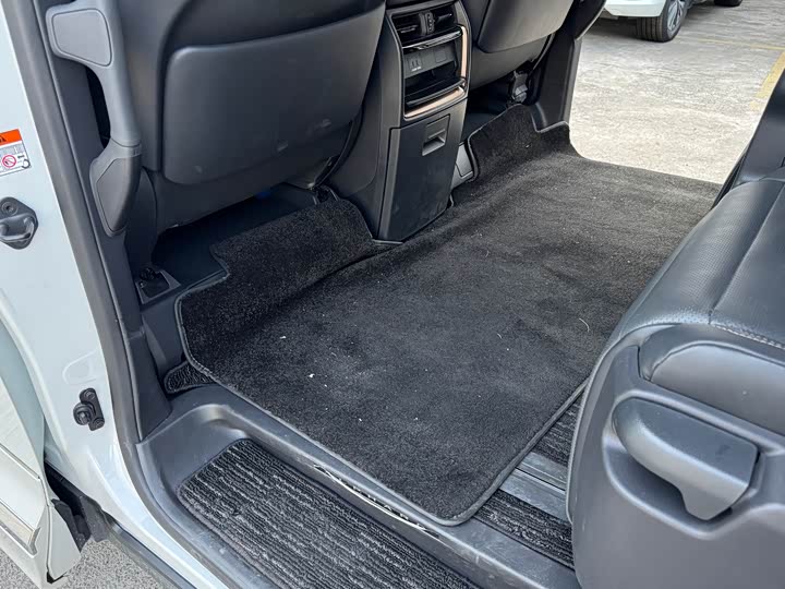 Фото 9 - Toyota Alphard