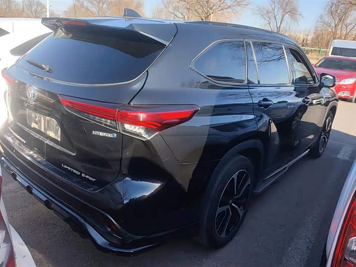 Фото 3 - Toyota Crown Kluger