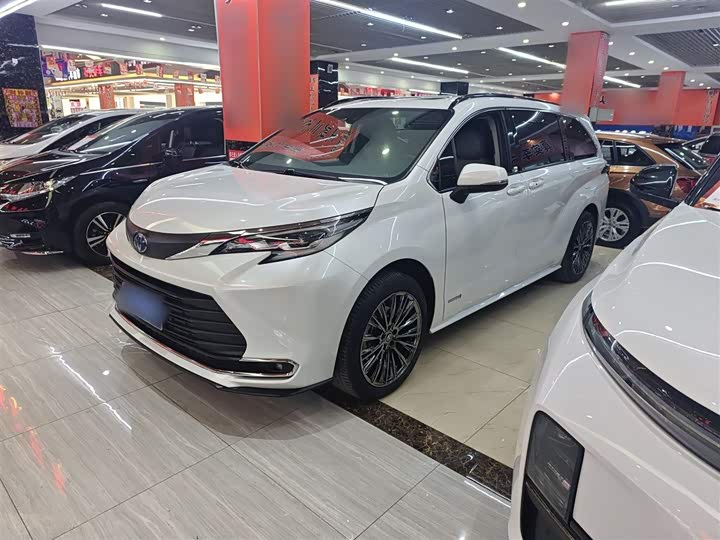 Фото 5 - Toyota Sienna