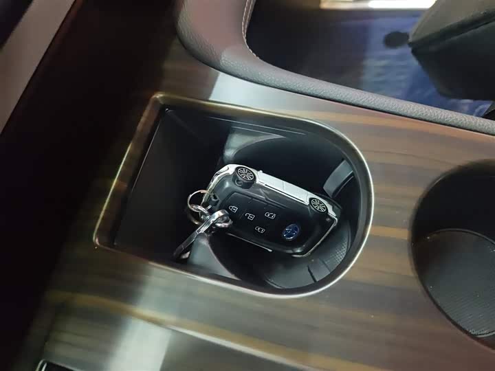 Фото 9 - Toyota Sienna