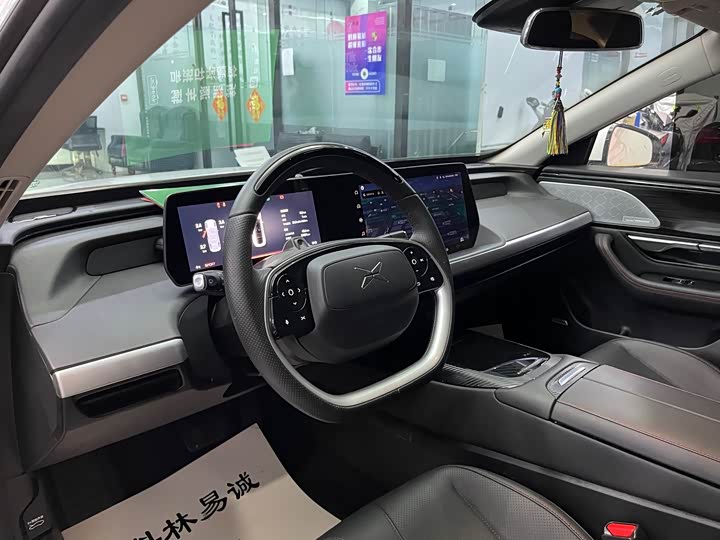 Фото 3 - XPeng P7