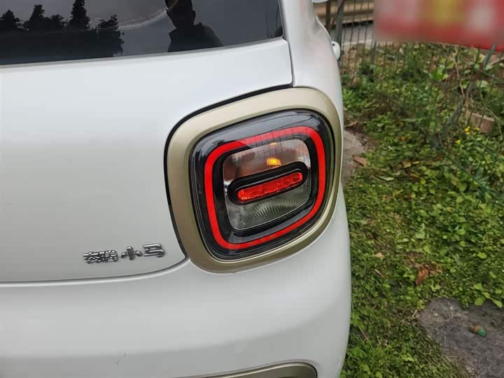 Фото 8 - Bestune Pony