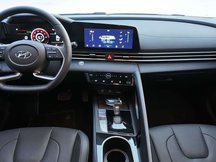 Фото 8 - Hyundai Elantra N line