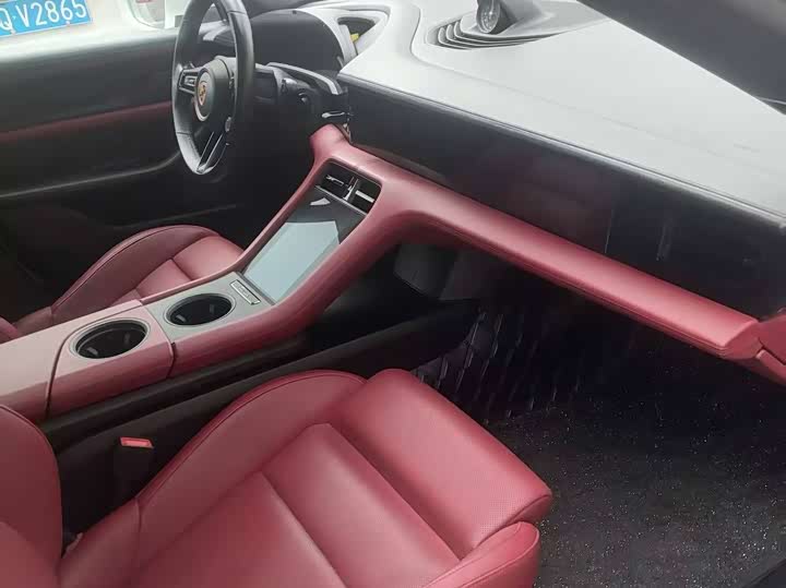 Фото 4 - Porsche Taycan