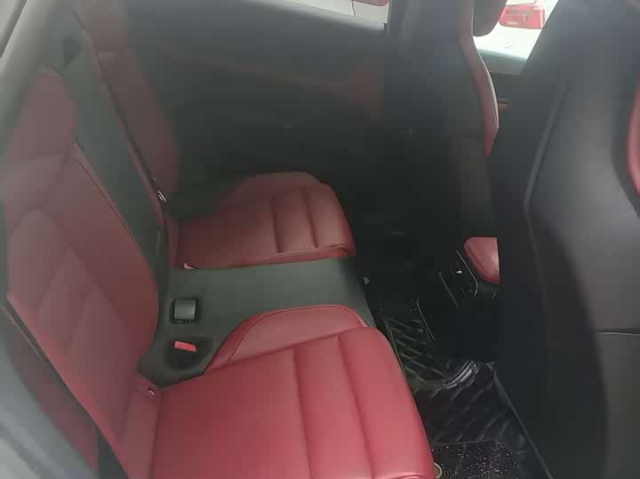 Фото 5 - Porsche Taycan