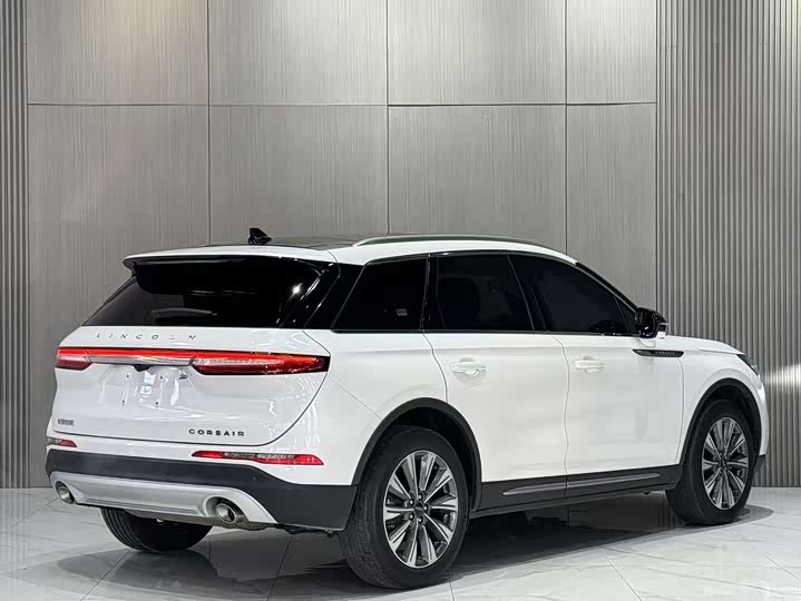Фото 6 - Lincoln Corsair