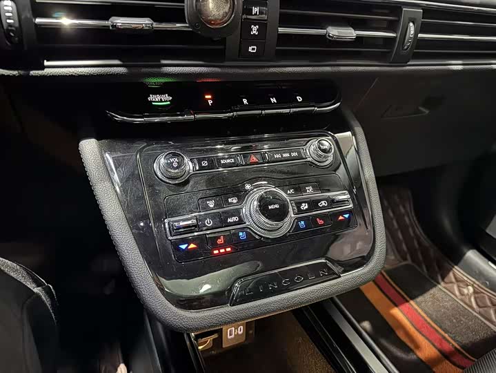 Фото 7 - Lincoln Corsair