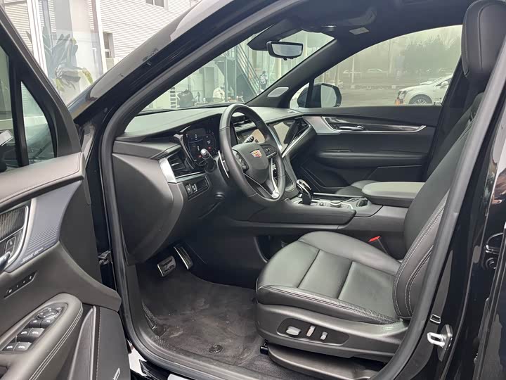 Фото 4 - Cadillac XT6