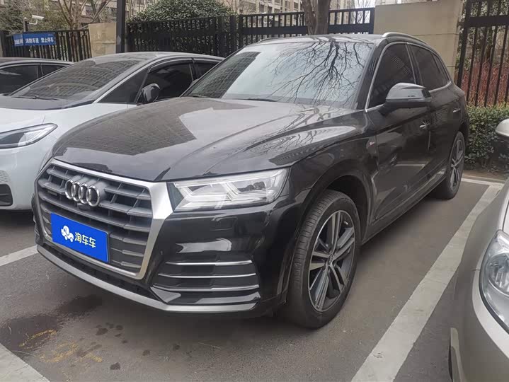 Фото 1 - Audi Q5L