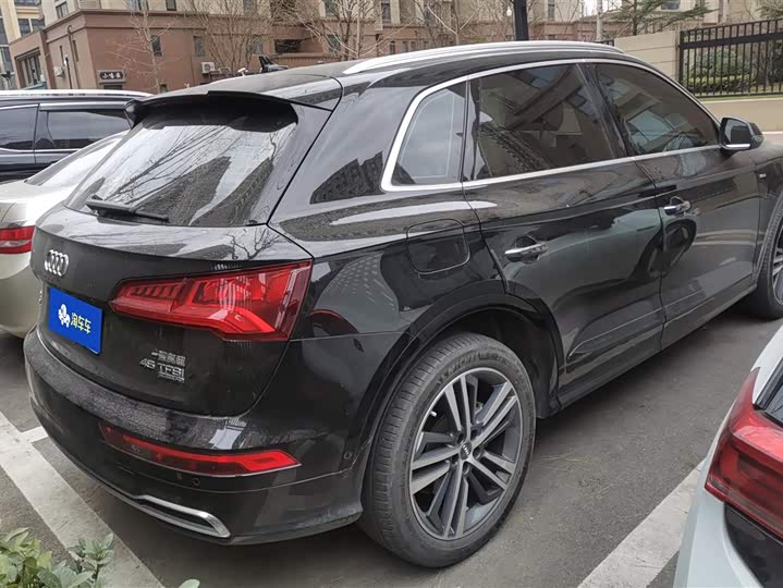 Фото 3 - Audi Q5L
