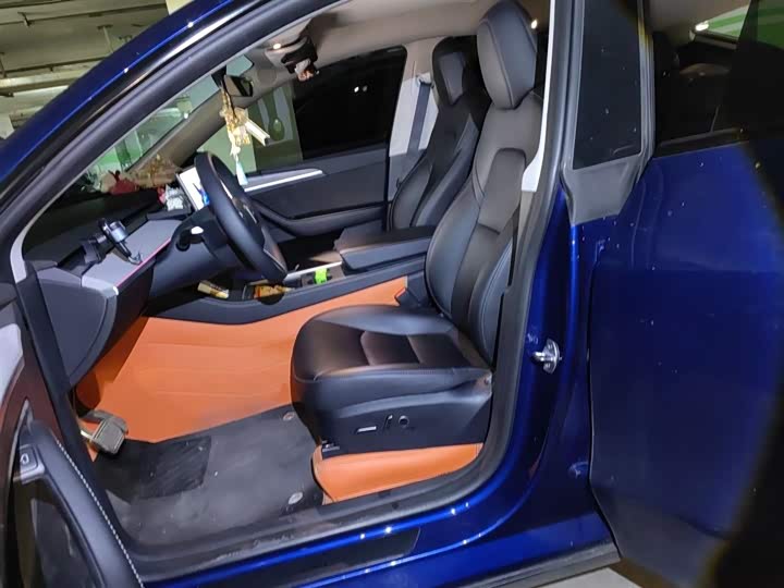 Фото 8 - Tesla Model Y