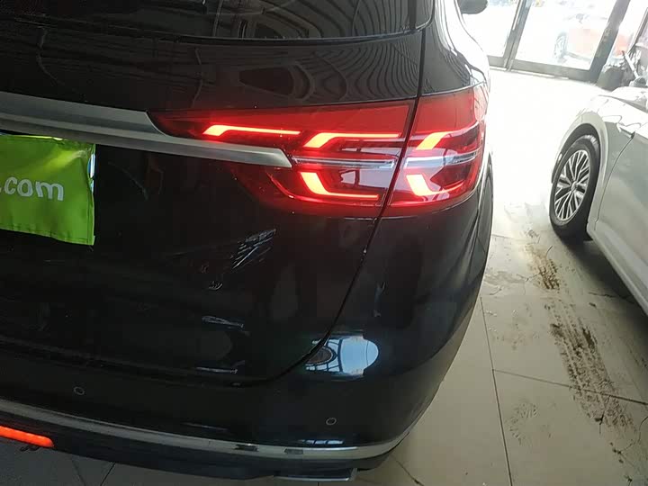 Фото 8 - Hongqi HS5