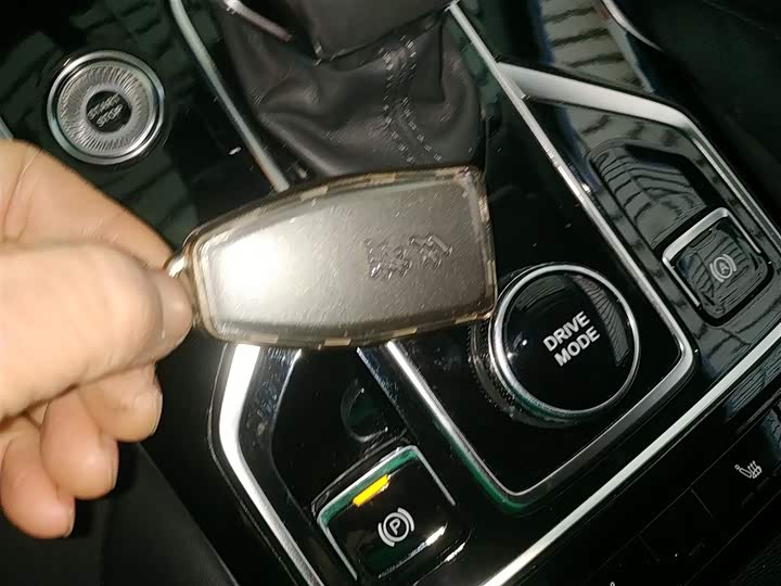 Фото 9 - Hongqi HS5