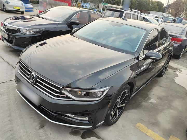 Фото 2 - Volkswagen Magotan