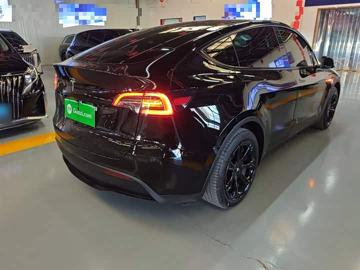 Фото 7 - Tesla Model Y