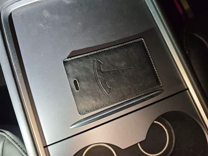 Фото 9 - Tesla Model Y