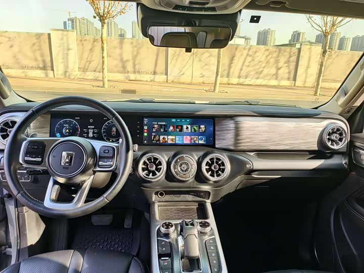 Фото 6 - Tank 300