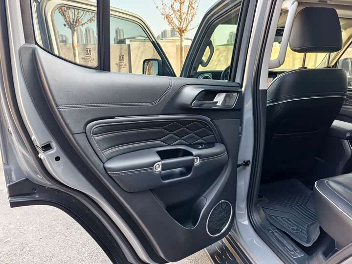 Фото 7 - Tank 300