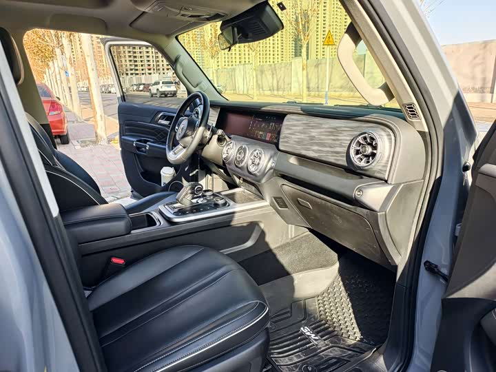 Фото 9 - Tank 300