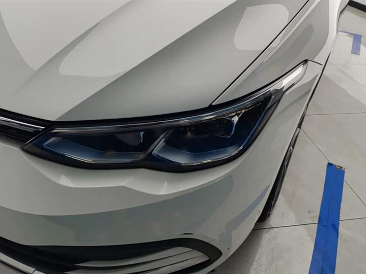 Фото 5 - Volkswagen Golf