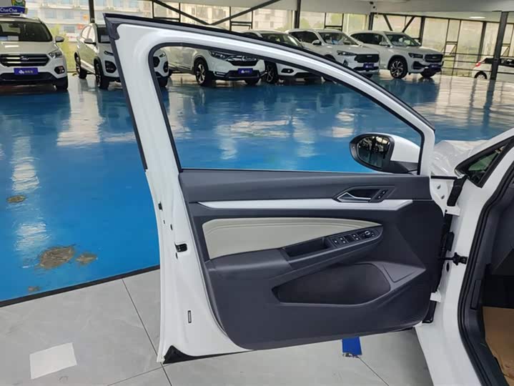 Фото 7 - Volkswagen Golf