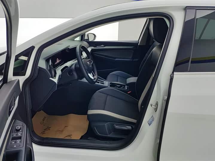 Фото 9 - Volkswagen Golf