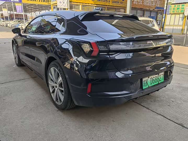 Фото 9 - Zeekr 001