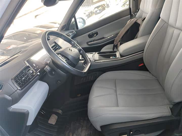 Фото 7 - Nio ES8