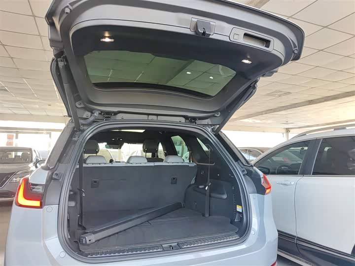 Фото 9 - Nio ES8