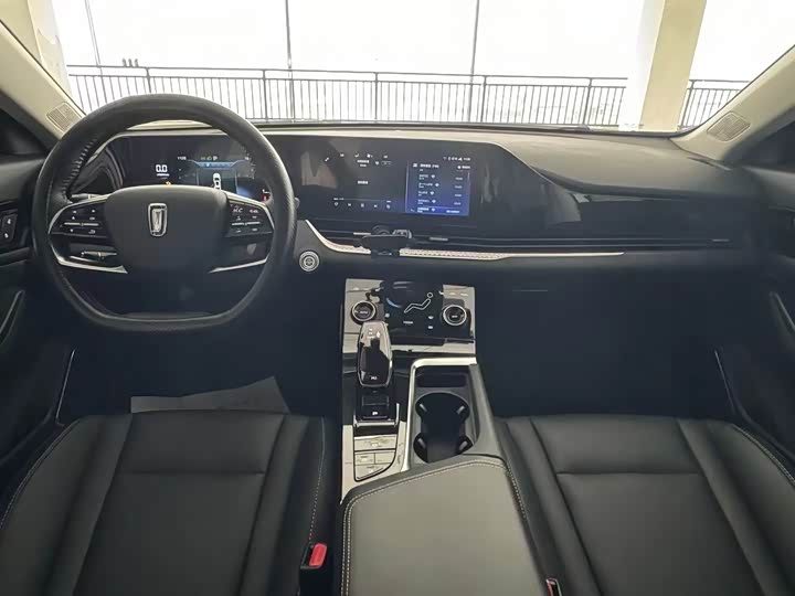 Фото 6 - Bestune B70