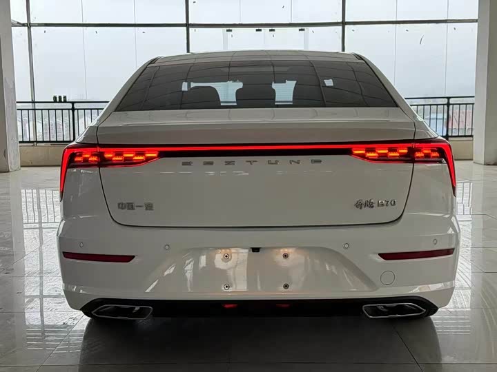 Фото 8 - Bestune B70