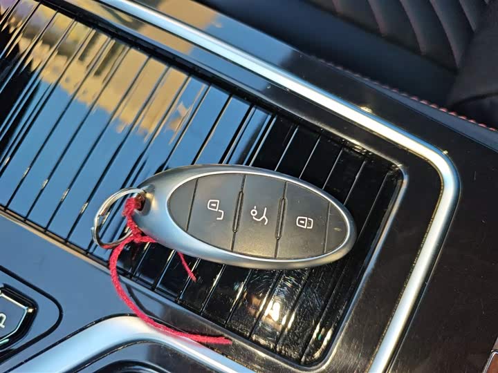 Фото 9 - Bestune T99